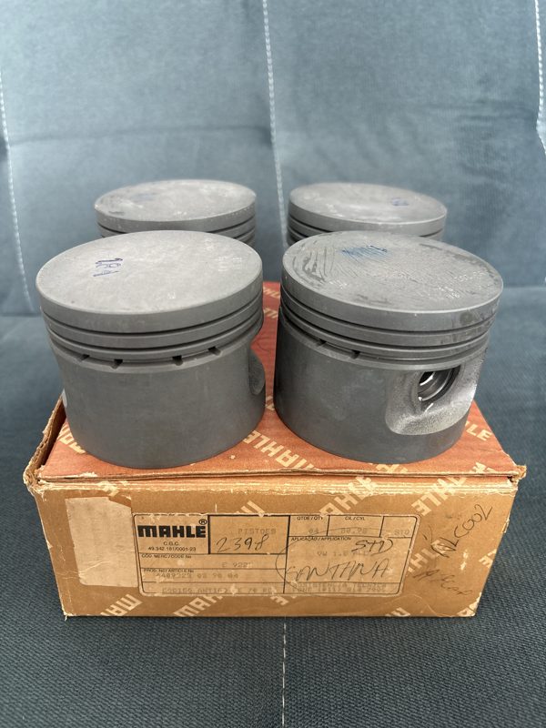 Jogo de pistão STD Santana 1.8 Álcool AP  Medida STD  Mahle